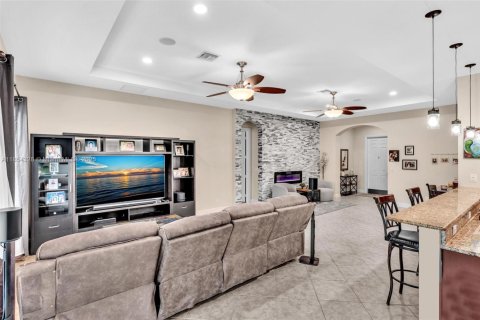 House in Davie, Florida 4 bedrooms, 214.33 sq.m. № 1872059 - photo 23