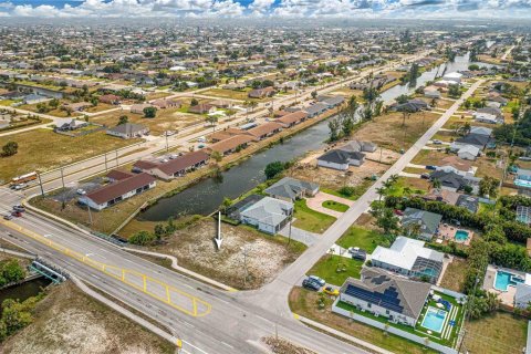 Land in Cape Coral, Florida № 1194607 - photo 5