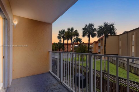 Condominio en alquiler en Doral, Florida, 1 dormitorio, 75.25 m2 № 1948225 - foto 16