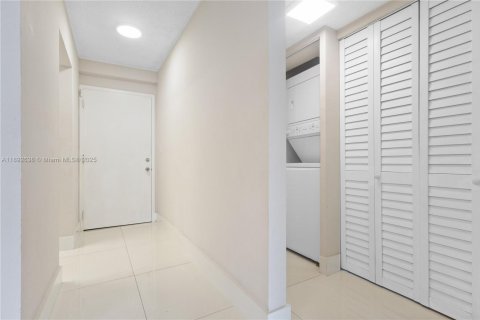 Condominio en alquiler en Doral, Florida, 1 dormitorio, 75.25 m2 № 1948225 - foto 10