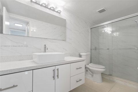 Condominio en alquiler en Doral, Florida, 1 dormitorio, 75.25 m2 № 1948225 - foto 15