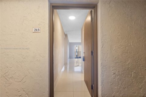 Condominio en alquiler en Doral, Florida, 1 dormitorio, 75.25 m2 № 1948225 - foto 5