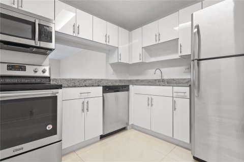Condominio en alquiler en Doral, Florida, 1 dormitorio, 75.25 m2 № 1948225 - foto 7