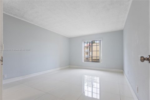 Condominio en alquiler en Doral, Florida, 1 dormitorio, 75.25 m2 № 1948225 - foto 12
