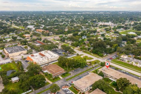 Condo in Kenneth City, Florida, 4 rooms  № 1299503 - photo 27
