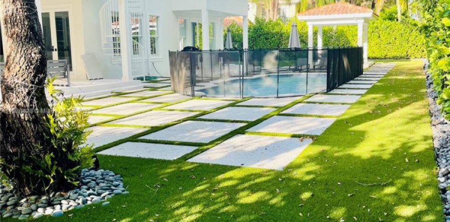 Casa en Coral Gables, Florida 7 dormitorios, 521.74 m2 № 1828184