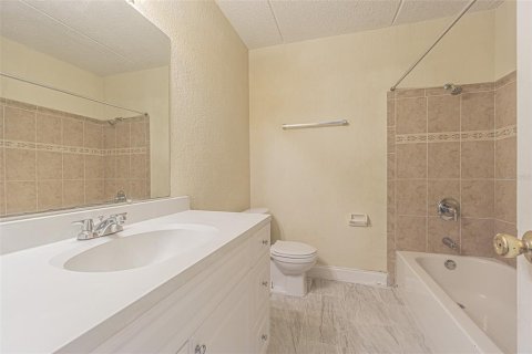 Copropriété à louer à Tampa, Floride: 2 chambres, 111.48 m2 № 1873168 - photo 12