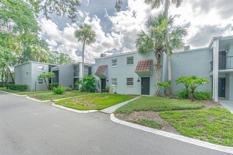 Copropriété à louer à Tampa, Floride: 2 chambres, 111.48 m2 № 1873168 - photo 1