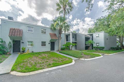 Copropriété à louer à Tampa, Floride: 2 chambres, 111.48 m2 № 1873168 - photo 2
