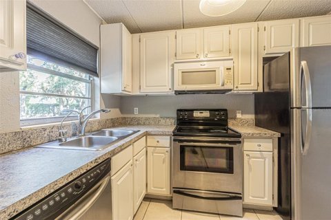 Copropriété à louer à Tampa, Floride: 2 chambres, 111.48 m2 № 1873168 - photo 3