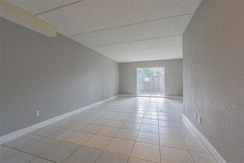 Copropriété à louer à Tampa, Floride: 2 chambres, 111.48 m2 № 1873168 - photo 5