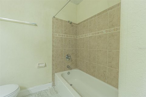 Copropriété à louer à Tampa, Floride: 2 chambres, 111.48 m2 № 1873168 - photo 13