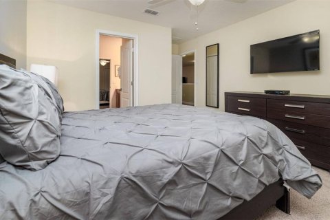 House in Davenport, Florida 9 bedrooms, 363.15 sq.m. № 2108674 - photo 22
