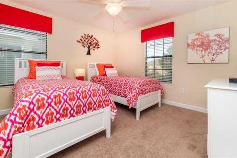 House in Davenport, Florida 9 bedrooms, 363.15 sq.m. № 2108674 - photo 26