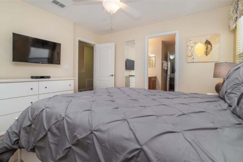 House in Davenport, Florida 9 bedrooms, 363.15 sq.m. № 2108674 - photo 19