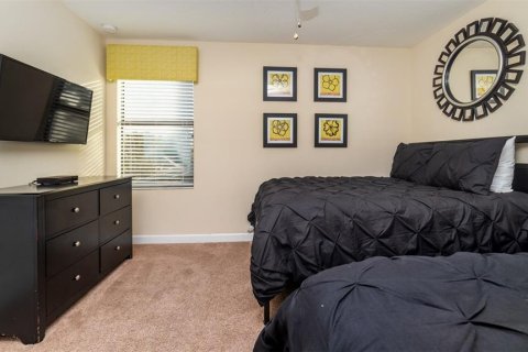 House in Davenport, Florida 9 bedrooms, 363.15 sq.m. № 2108674 - photo 25
