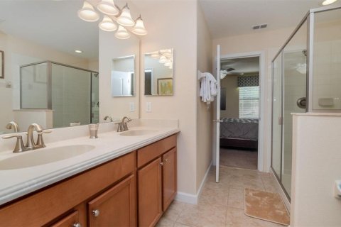 House in Davenport, Florida 9 bedrooms, 363.15 sq.m. № 2108674 - photo 20