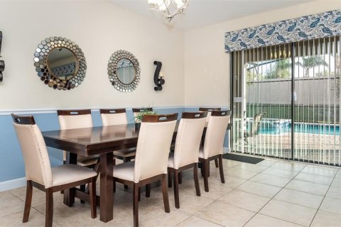 House in Davenport, Florida 9 bedrooms, 363.15 sq.m. № 2108674 - photo 6