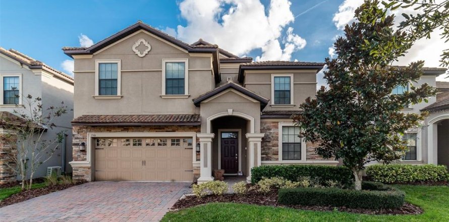House in Davenport, Florida 9 bedrooms, 363.15 sq.m. № 2108674
