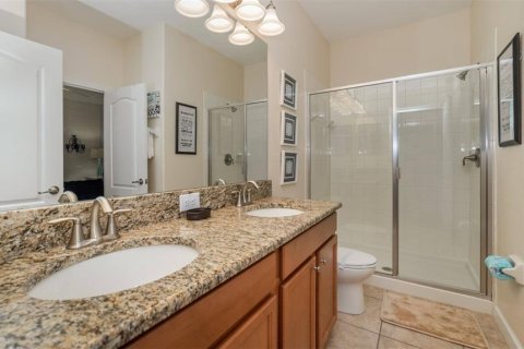 House in Davenport, Florida 9 bedrooms, 363.15 sq.m. № 2108674 - photo 14
