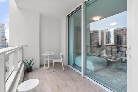 Condo in Miami, Florida, 1 bedroom  № 1943558 - photo 21