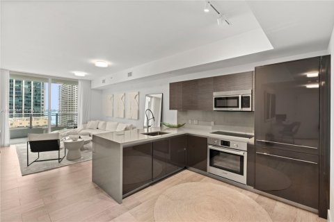 Condo in Miami, Florida, 1 bedroom  № 1943558 - photo 2