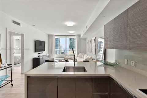 Condo in Miami, Florida, 1 bedroom  № 1943558 - photo 9