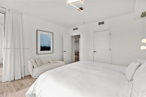 Condo in Miami, Florida, 1 bedroom  № 1943558 - photo 14