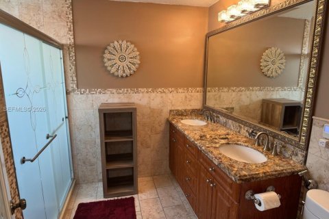 Купить виллу или дом в Майами, Флорида 4 спальни, 165.46м2, № 2047729 - фото 20