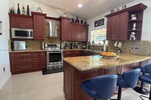 Купить виллу или дом в Майами, Флорида 4 спальни, 165.46м2, № 2047729 - фото 8