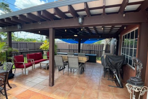 Купить виллу или дом в Майами, Флорида 4 спальни, 165.46м2, № 2047729 - фото 24