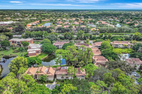 Condo in Naples, Florida, 1 bedroom № 1954520 - photo 24