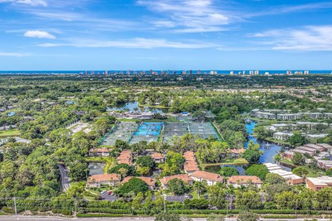 Condo in Naples, Florida, 1 bedroom № 1954520 - photo 8