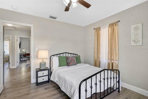 House in Tampa, Florida 3 bedrooms, 142.23 sq.m. № 1832043 - photo 20