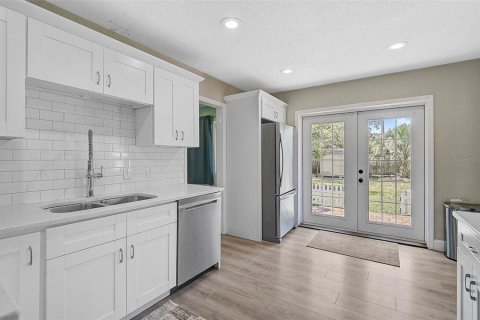 House in Tampa, Florida 3 bedrooms, 142.23 sq.m. № 1832043 - photo 9