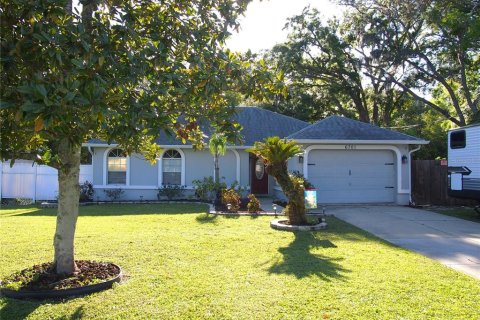 House in New Port Richey, Florida 3 bedrooms, 113.53 sq.m. № 1721231 - photo 1