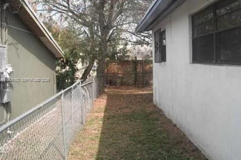 Снять в аренду виллу или дом в Майами-Гарденс, Флорида 3 спальни, 123м2, № 2047650 - фото 5