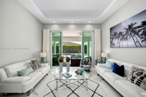 Casa en venta en Miami, Florida, 5 dormitorios, 359.07 m2 № 2056859 - foto 5