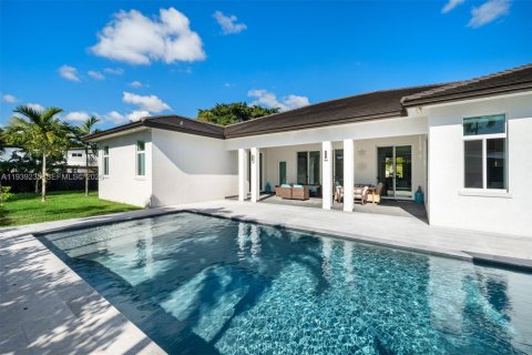 Casa en venta en Miami, Florida, 5 dormitorios, 359.07 m2 № 2056859 - foto 27