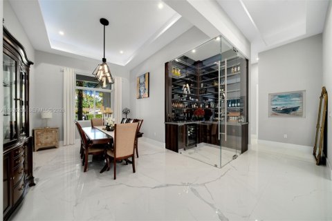 Casa en venta en Miami, Florida, 5 dormitorios, 359.07 m2 № 2056859 - foto 6