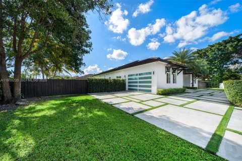 Casa en venta en Miami, Florida, 5 dormitorios, 359.07 m2 № 2056859 - foto 30