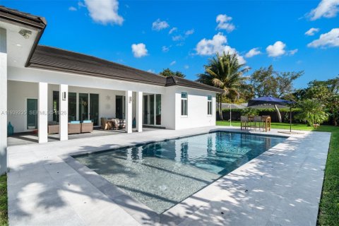 Casa en venta en Miami, Florida, 5 dormitorios, 359.07 m2 № 2056859 - foto 25