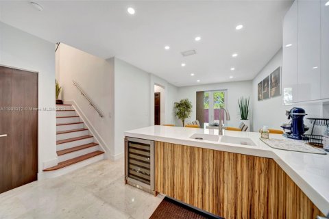 Купить таунхаус в Дорал, Флорида 3 спальни, 186.55м2, № 1969561 - фото 15
