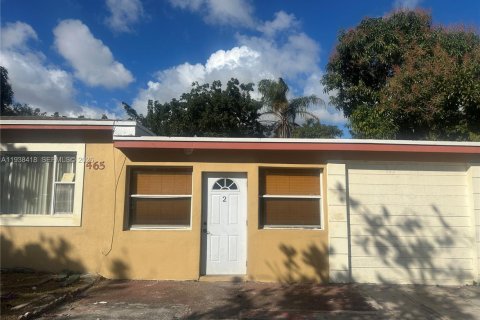 Villa ou maison à louer à Miami, Floride: 3 chambres, 106.84 m2 № 1999493 - photo 2