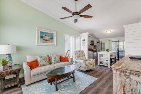 Condo in New Smyrna Beach, Florida, 2 bedrooms  № 1723814 - photo 5