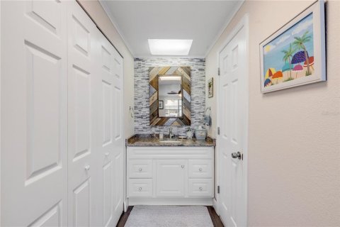 Condo in New Smyrna Beach, Florida, 2 bedrooms  № 1723814 - photo 25