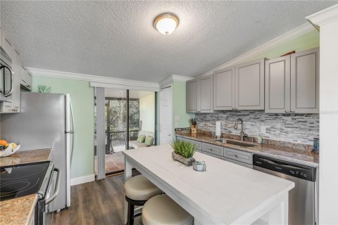 Condo in New Smyrna Beach, Florida, 2 bedrooms  № 1723814 - photo 11