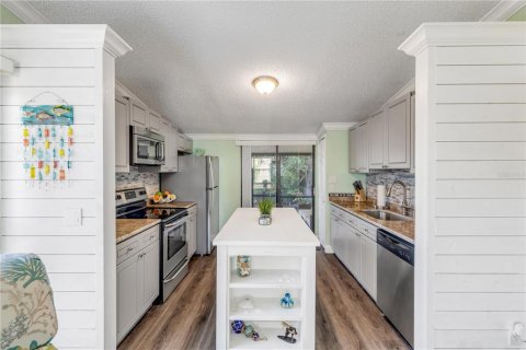 Condo in New Smyrna Beach, Florida, 2 bedrooms  № 1723814 - photo 9