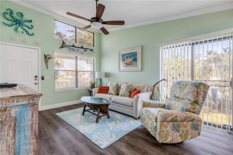 Condo in New Smyrna Beach, Florida, 2 bedrooms  № 1723814 - photo 7