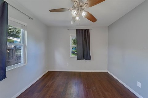 House in Saint Petersburg, Florida 3 bedrooms, 115.94 sq.m. № 1910205 - photo 29